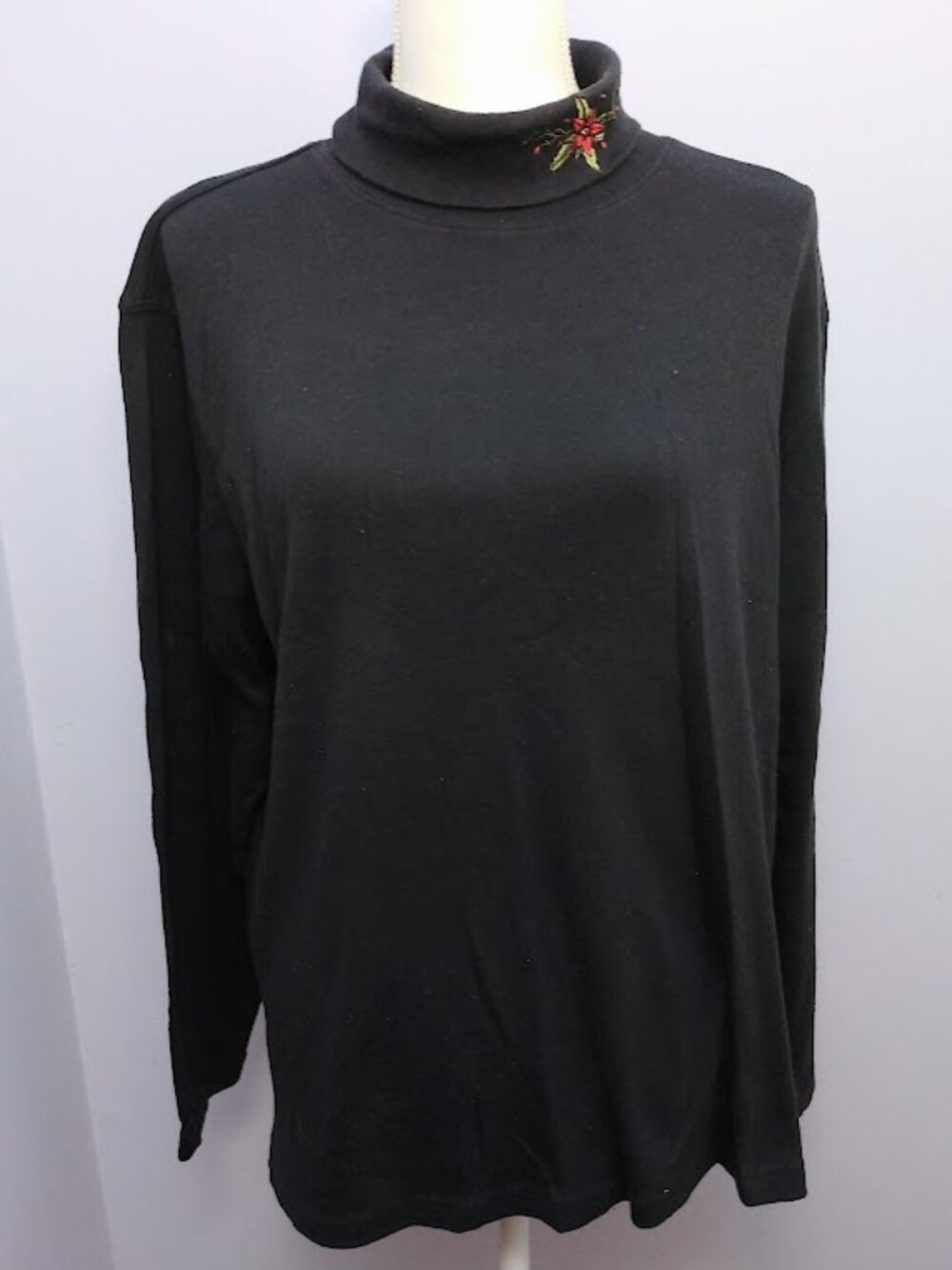 Vintage Size 1X Christmas Turtleneck Top Black w/Poinsettia Holiday Grannycore